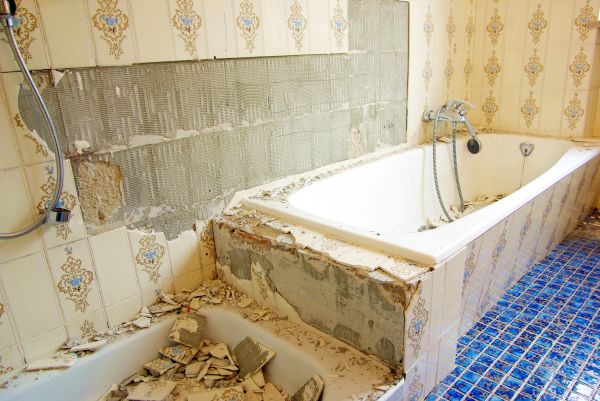 Bathtub Demolition in Daphne